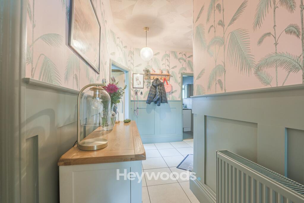 House in Newcastle-under-Lyme, Staffordshire - More