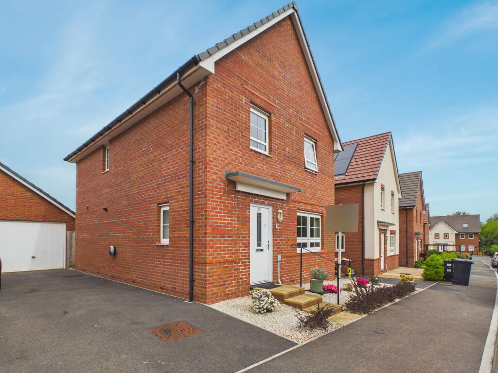 4-bed detached on Dewberry Drive, Paignton, £325,000