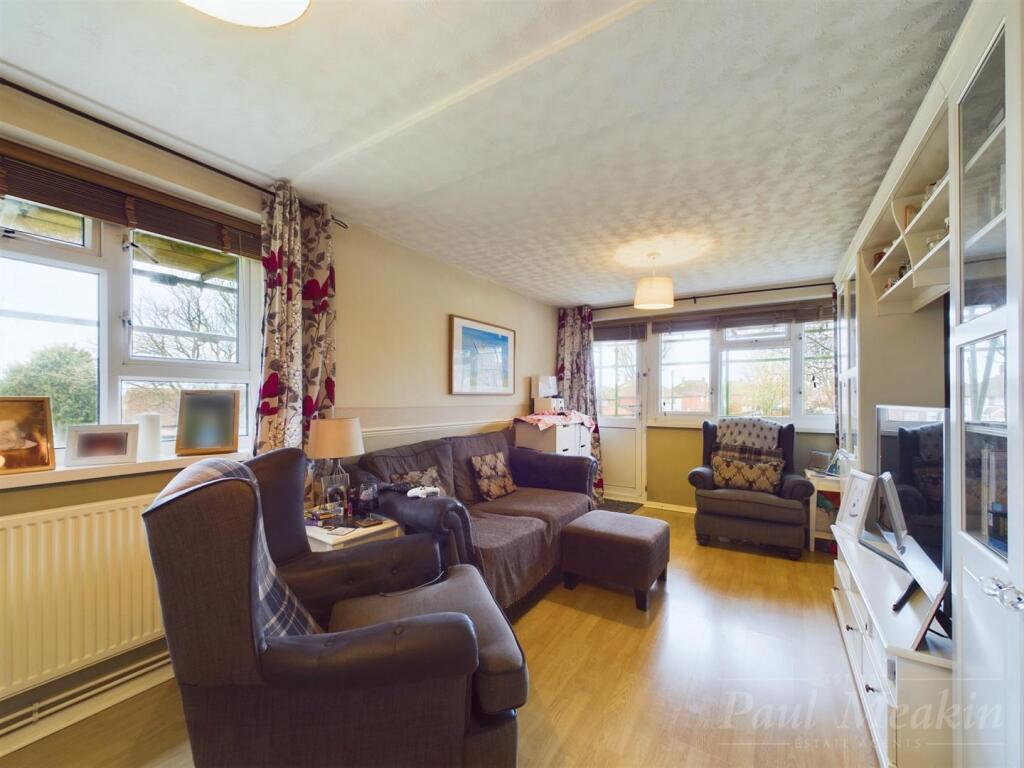 Arnhem Drive, New Addington photo 4
