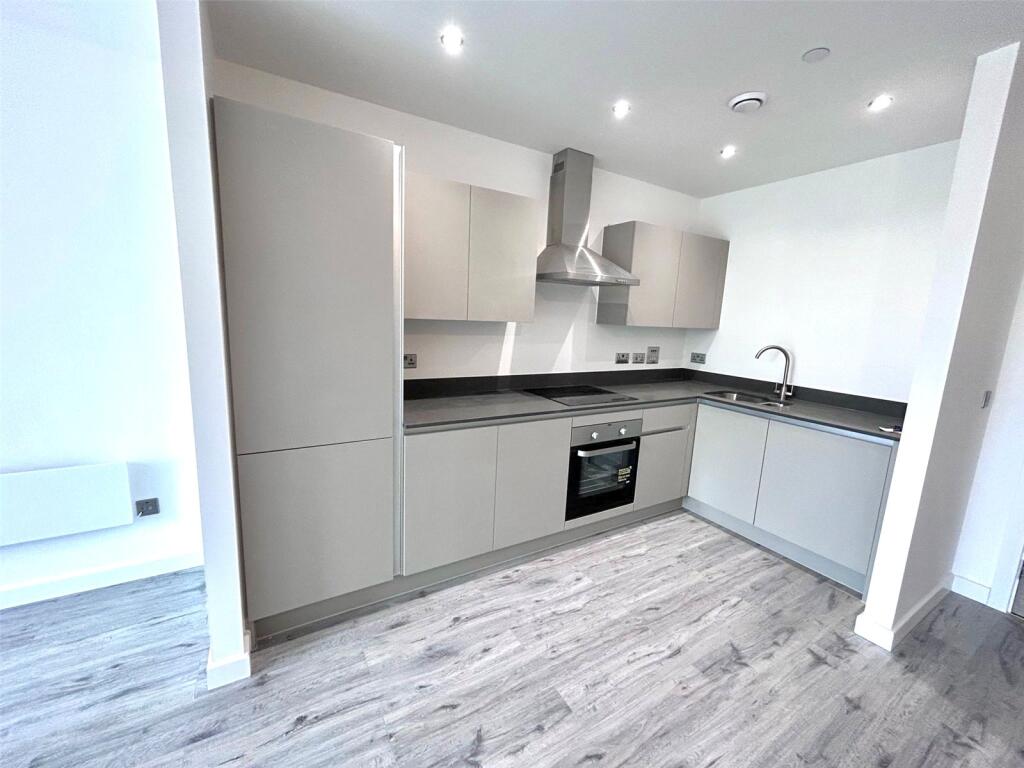 Buckingham Road, Bletchley, Milton Keynes, Buckinghamshire, MK3 photo 3