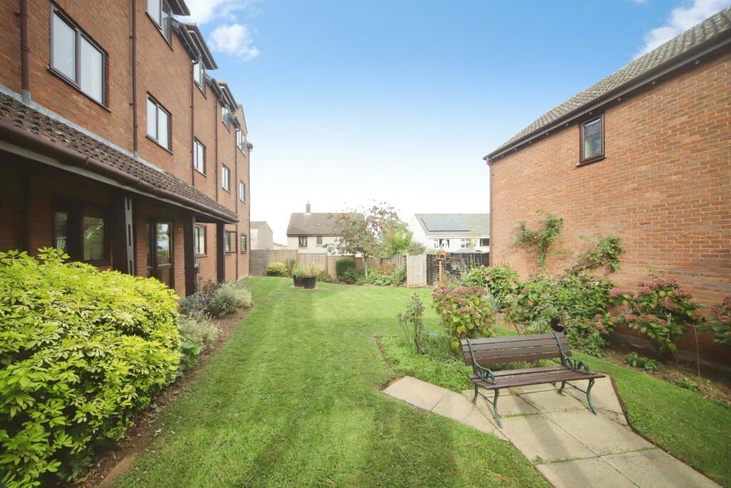 Apartment in Taunton - View 2