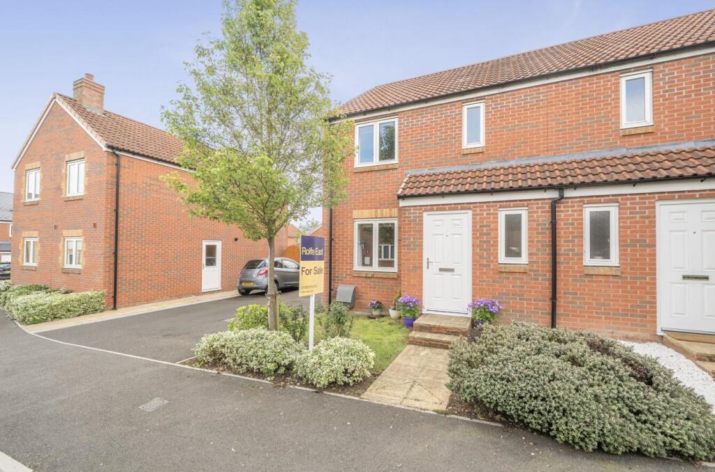 3-bed semi-detached on 48, Twelve Acres, Sherborne, £280,000