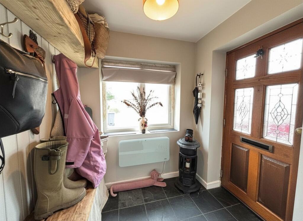 Liverpool Road South, Burscough, L40 - More