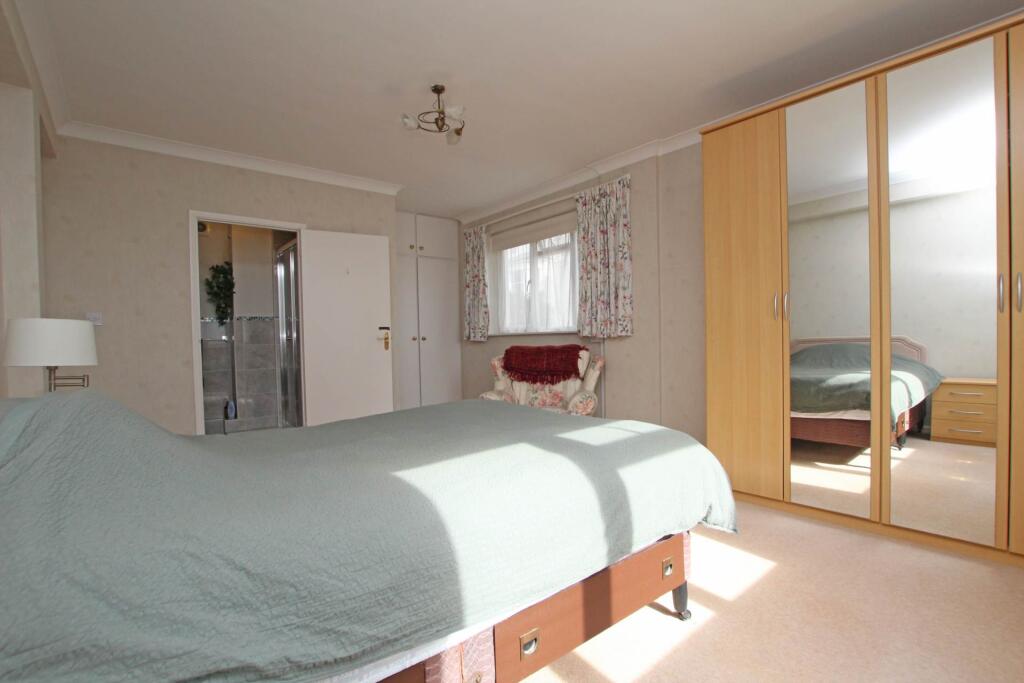 Apartment in Eastbourne, East Sussex - More
