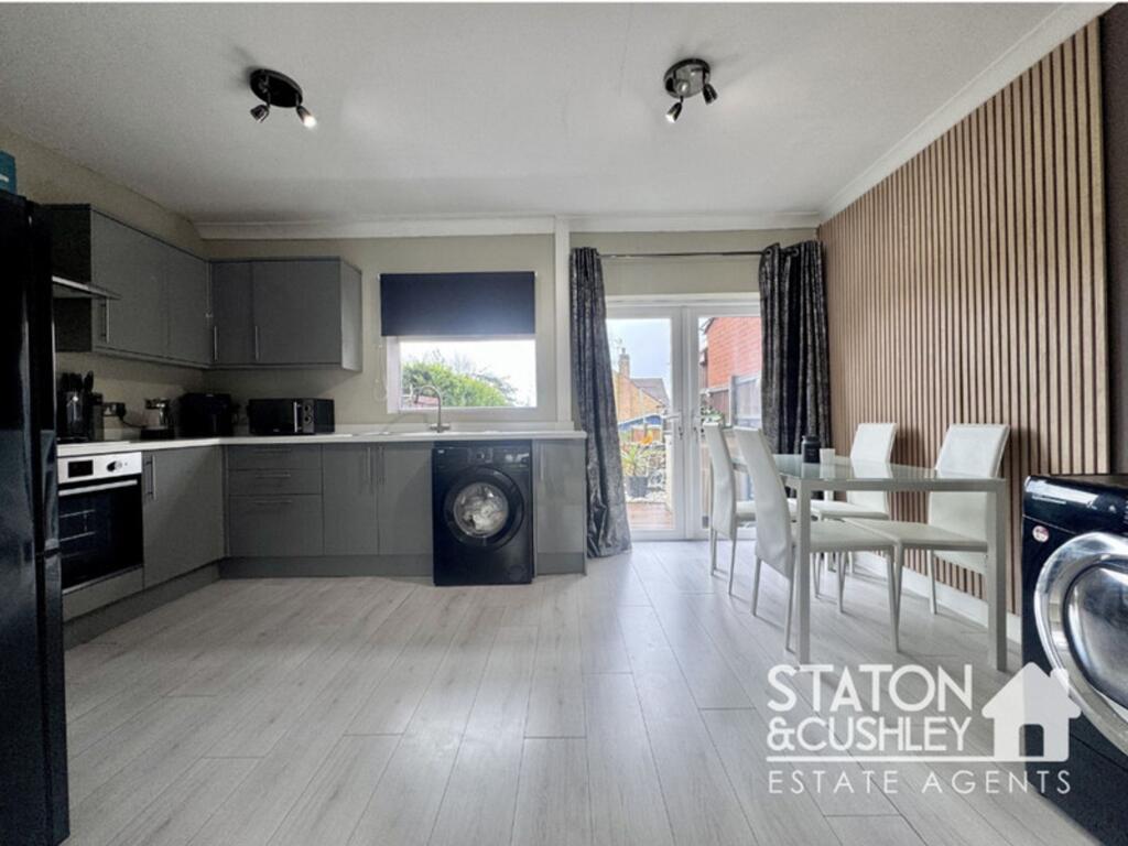 House in Mansfield, Nottinghamshire - View 6