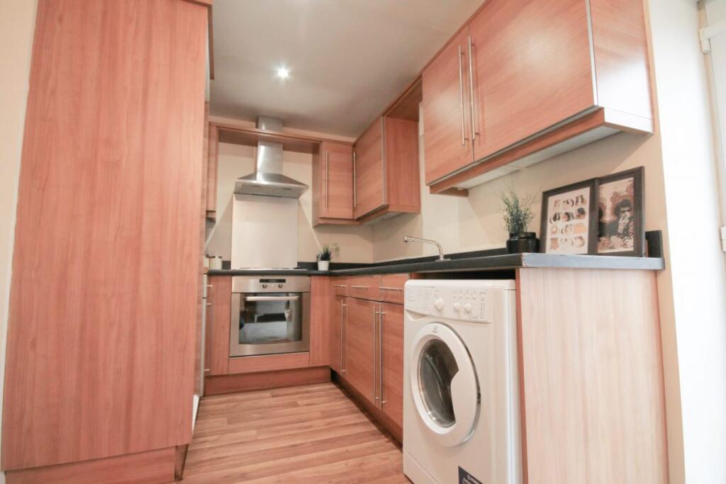 Apartment in Newcastle upon Tyne - View 4