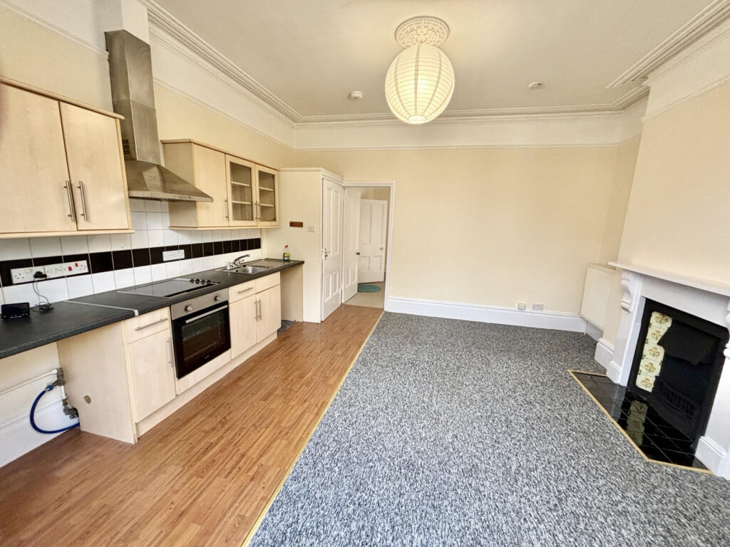 12 Pendarves Road, Penzance, TR18 2AJ photo 4
