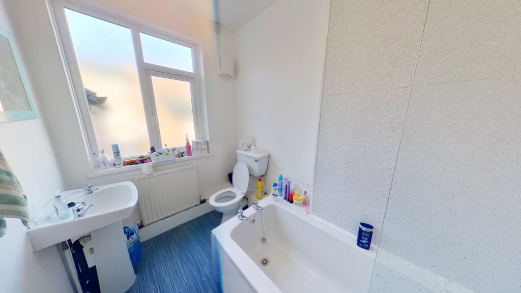 House in Nottingham - View 5