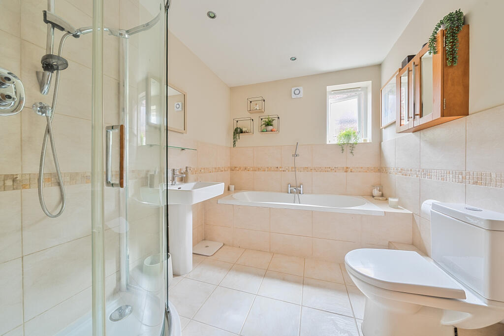 House in St Albans - View 4
