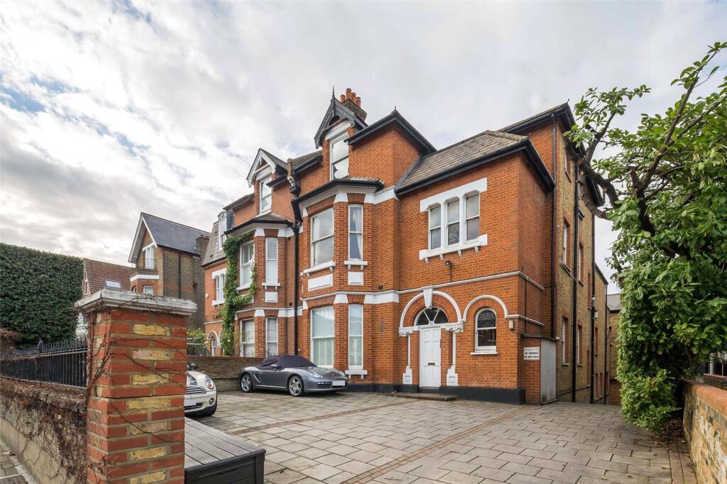 Main image of property: Earlsfield Road, London, SW18