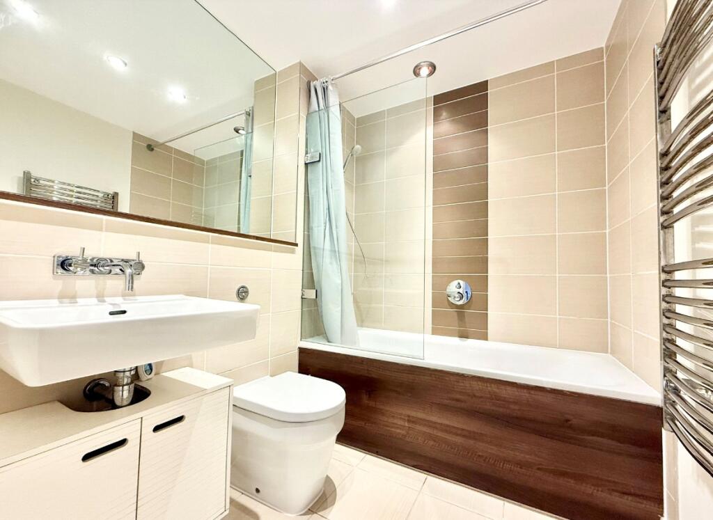 Apartment in Reading, Kennet Island, Whitley - More