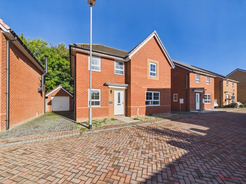 4-bed detached on 8, Wiles Close, Driffield, YO25 5FY, £300,000