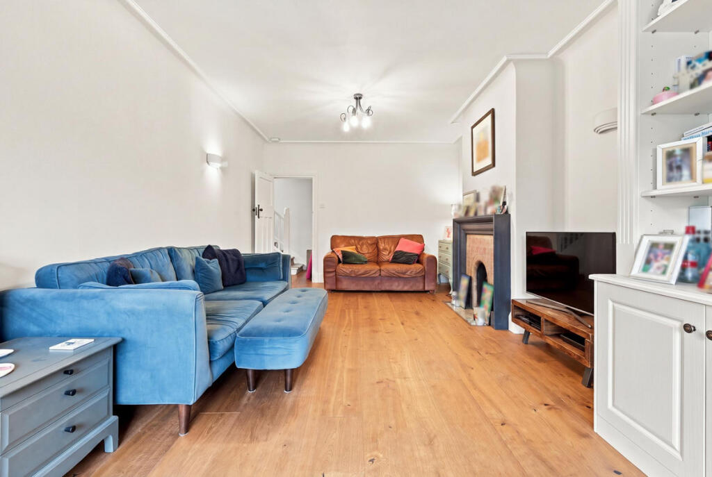 House in Southend-on-Sea - View 5