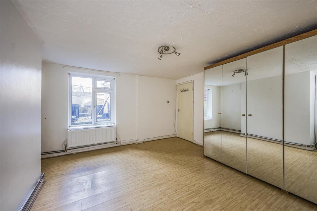 Apartment in Portsmouth, North End - View 4