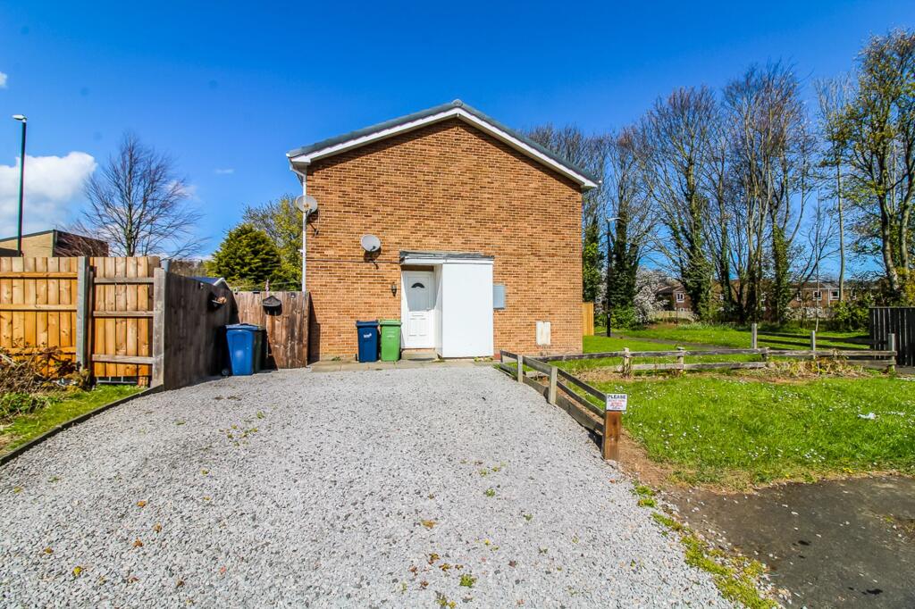 Apartment in Sunderland, Albany - View 5