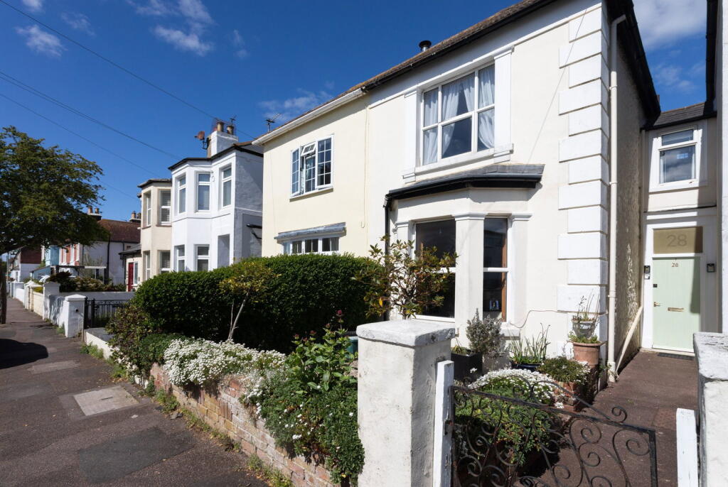 3-bed semi-detached on Park Road, Hythe, Kent, CT21 6DL, £350,000