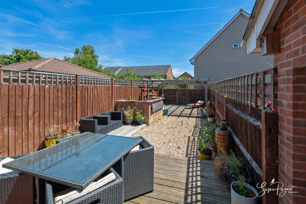 House in Newport, Hunny Hill - View 2