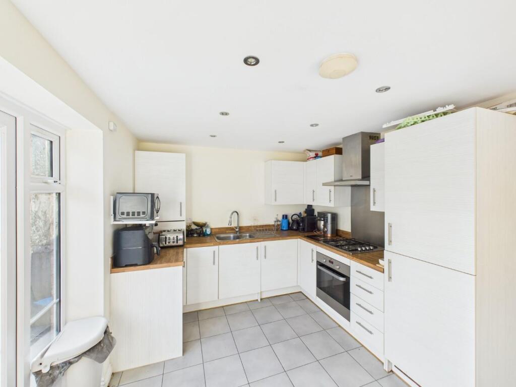 7, Acre Way photo 2