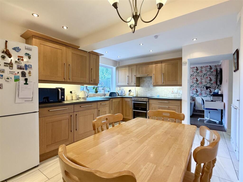 House in Hereford, Herefordshire - View 4