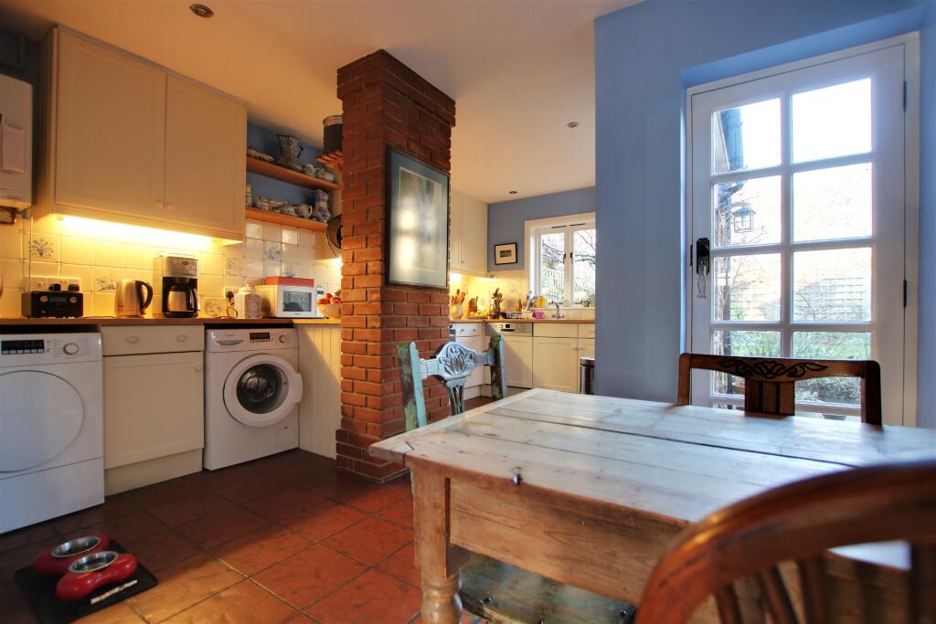 House in Southampton - More