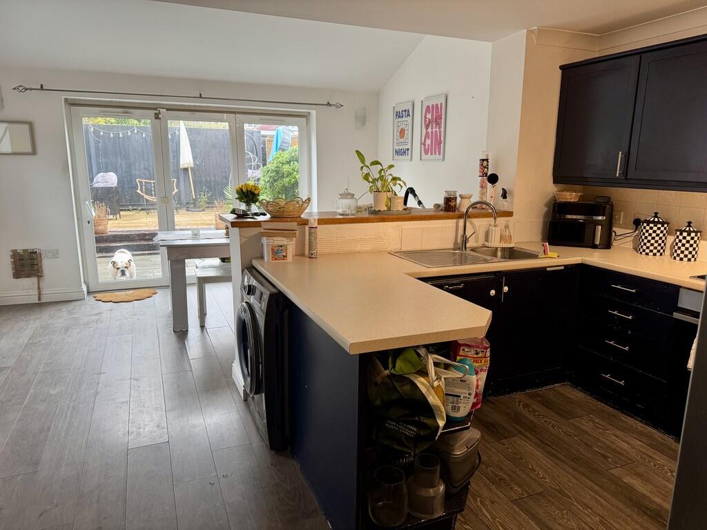 House in Portsmouth - More