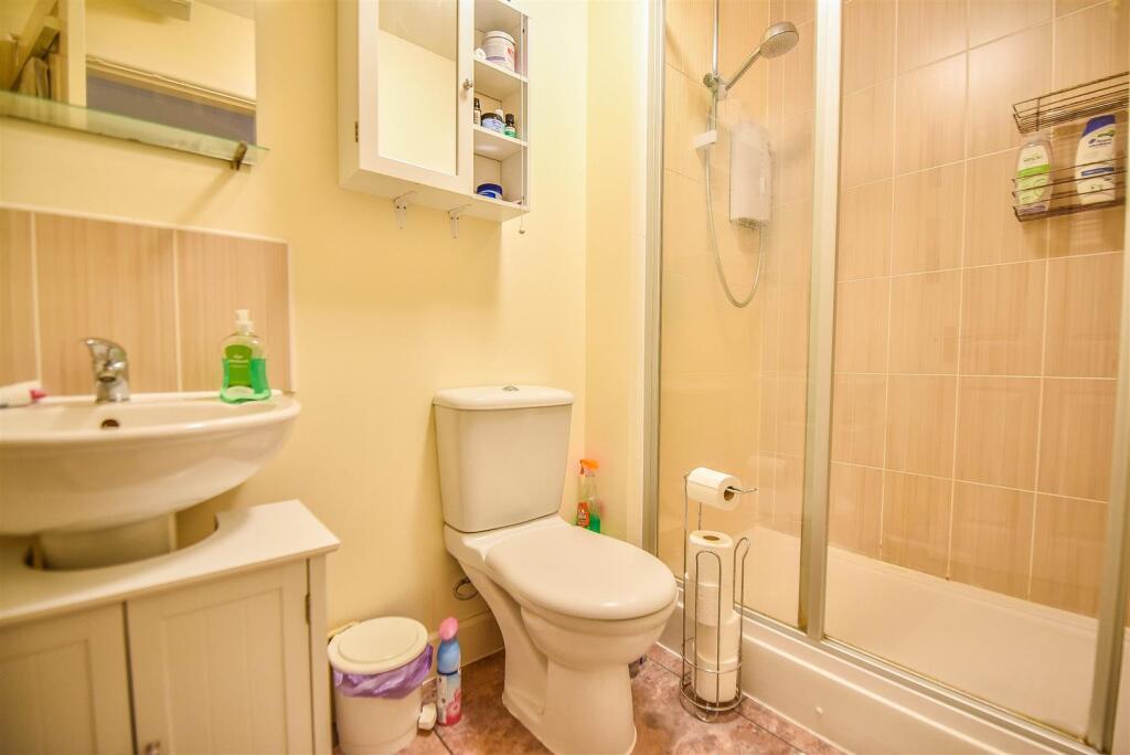 Apartment in Stroud, Cam - More