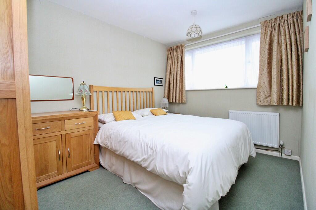 Firs Drive, Rugby photo 3