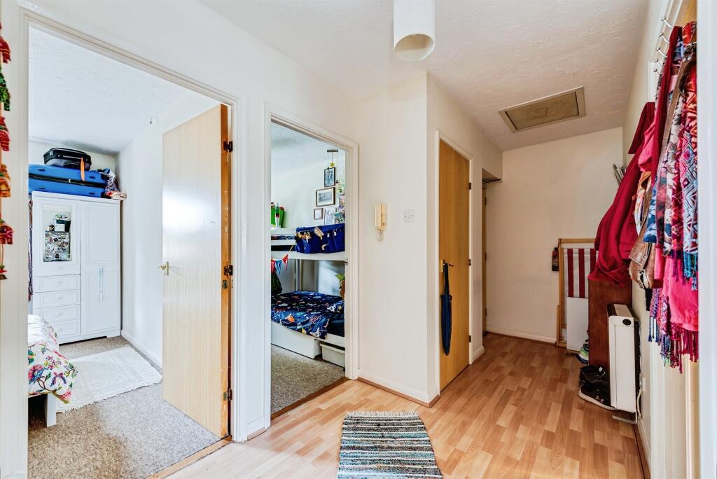 Apartment in Vale of White Horse, Abingdon on Thames - View 2
