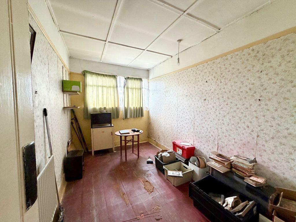 House in Swanley, Hextable - More