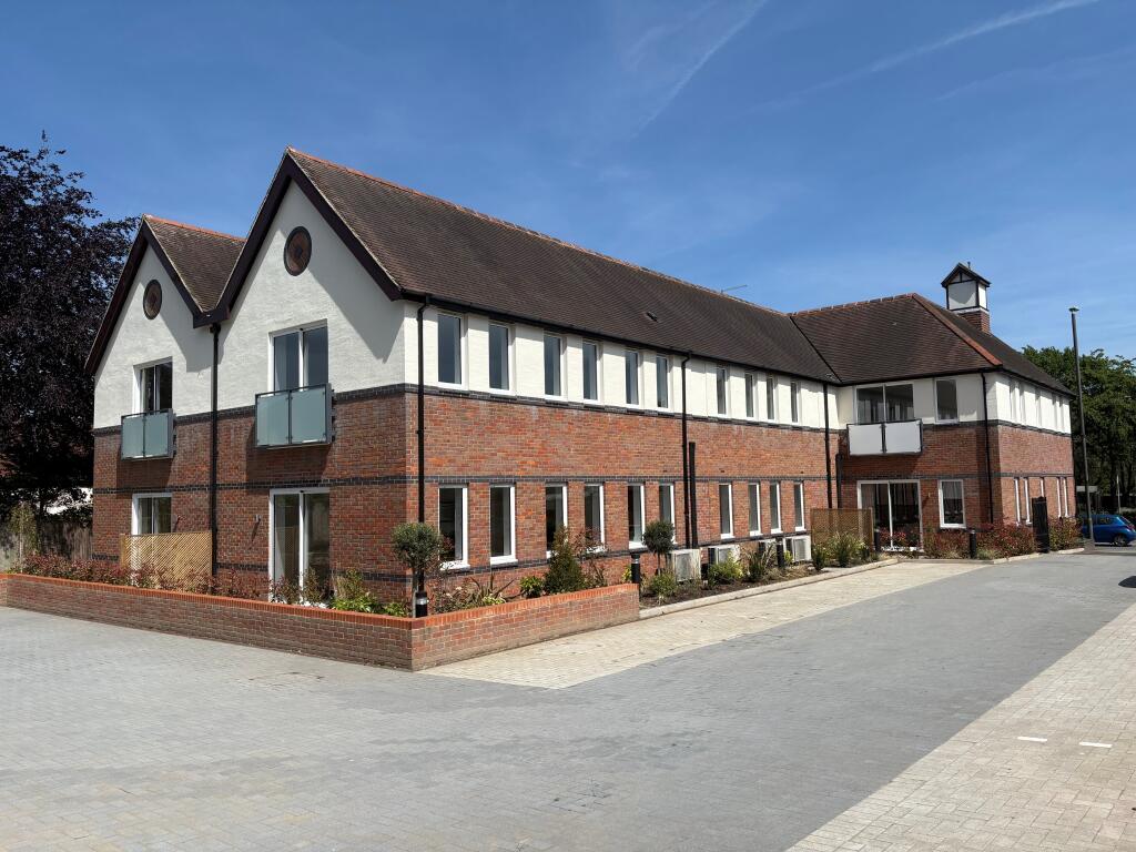 Main image of property: Mandeville House, The Broadway, Old Amersham