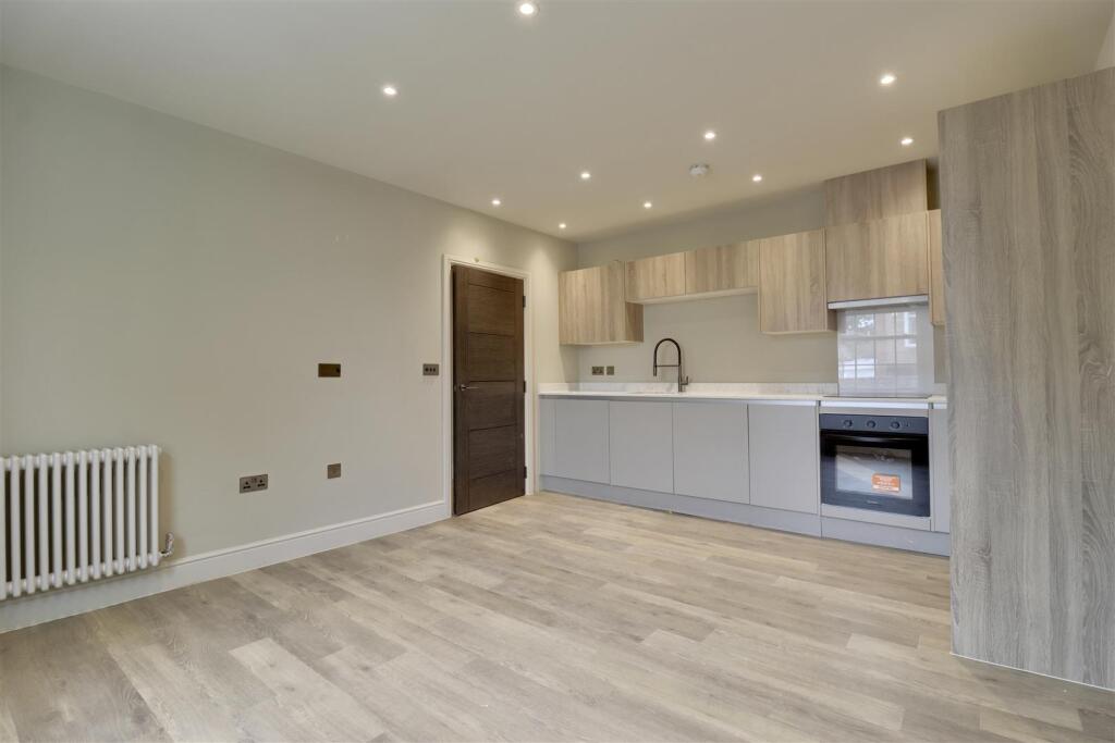 Apartment in Portsmouth, Southsea - More