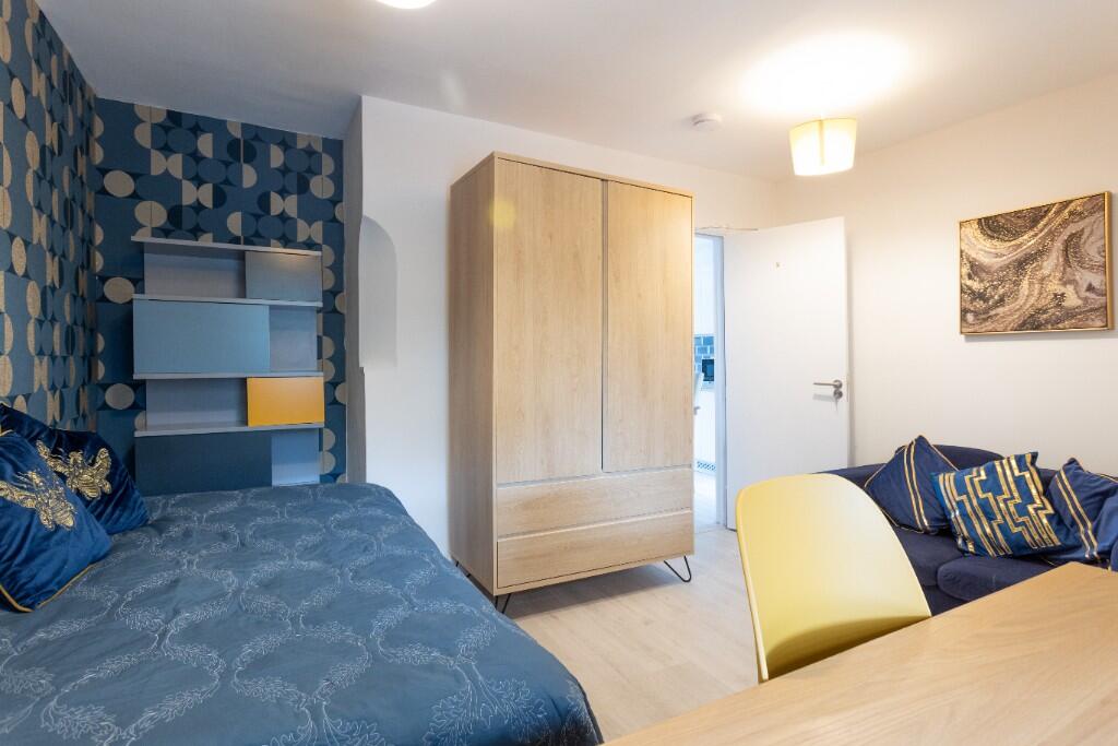 Main image of property: Milton Road, Cambridge, Cambridgeshire, CB4