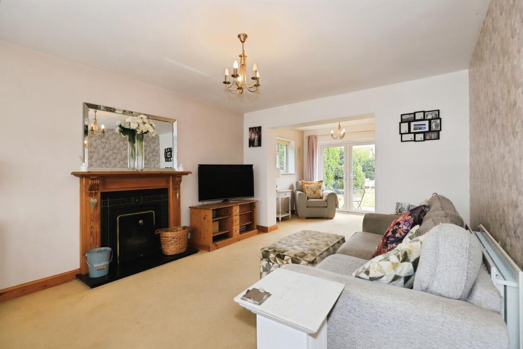 House in Dudley - View 4