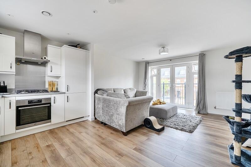Apartment in Reading - View 5