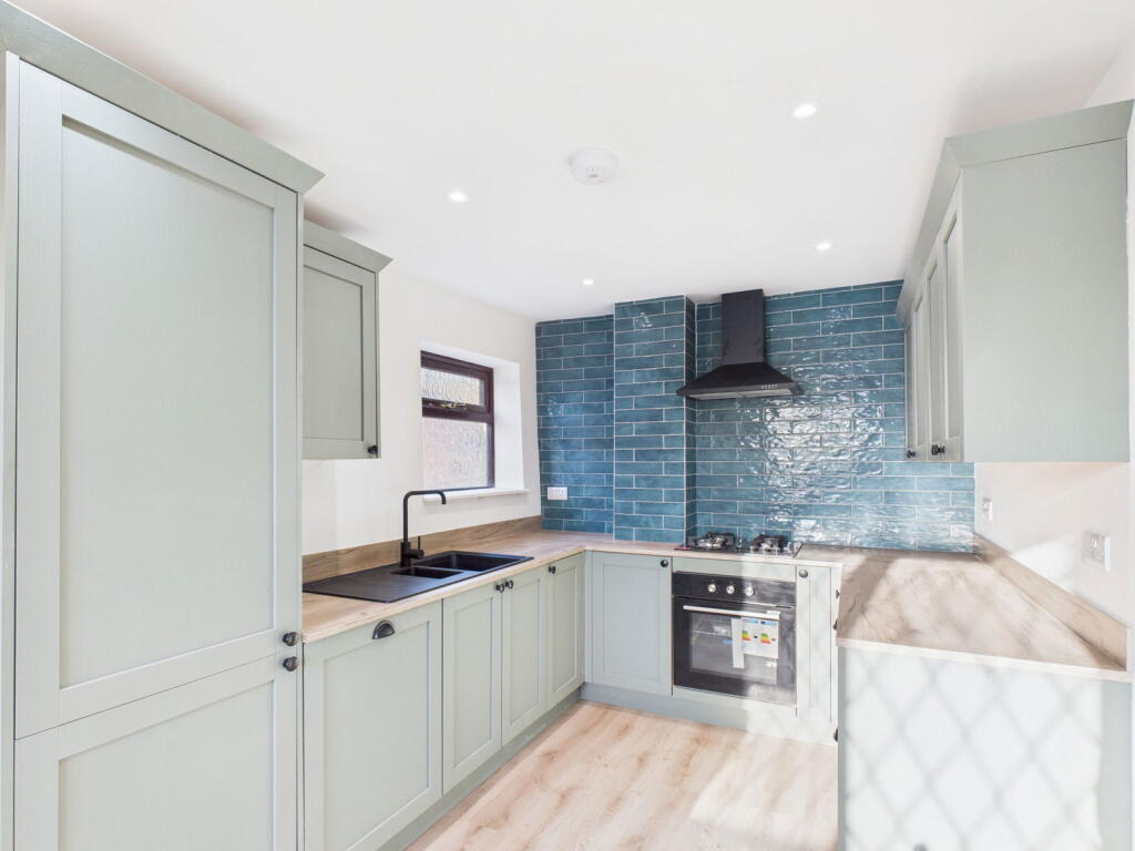 Guisborough Road, Whitby, YO21 1LY photo 2
