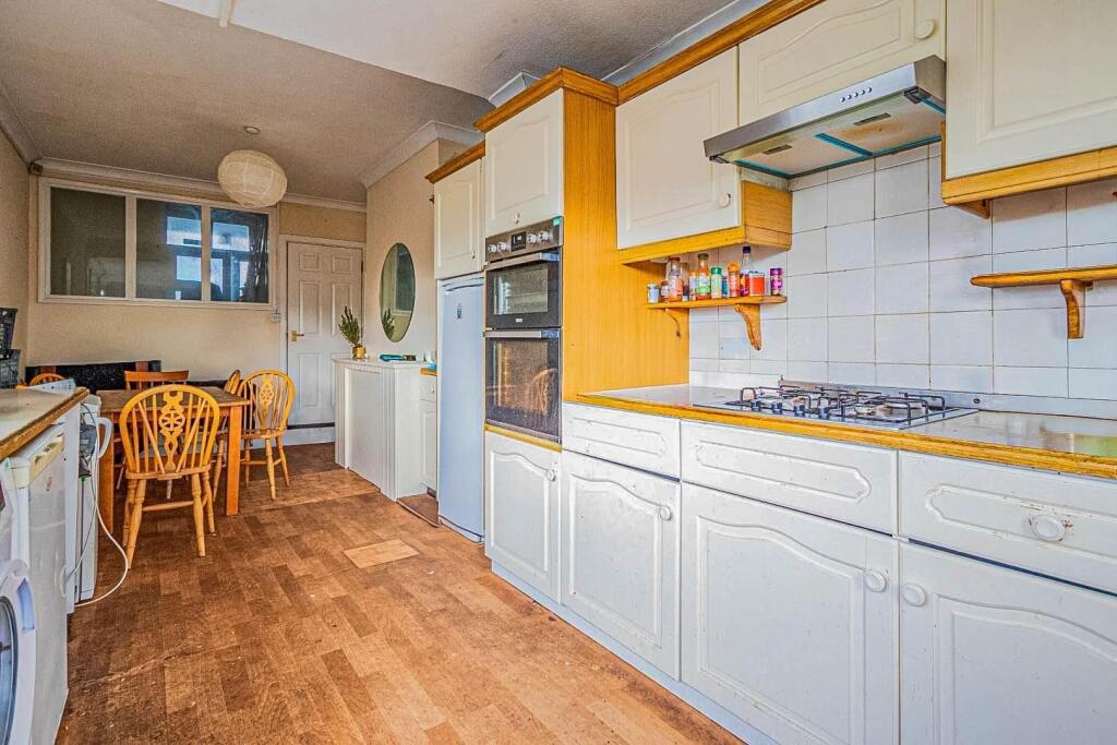 6 bedroom terraced house for rent