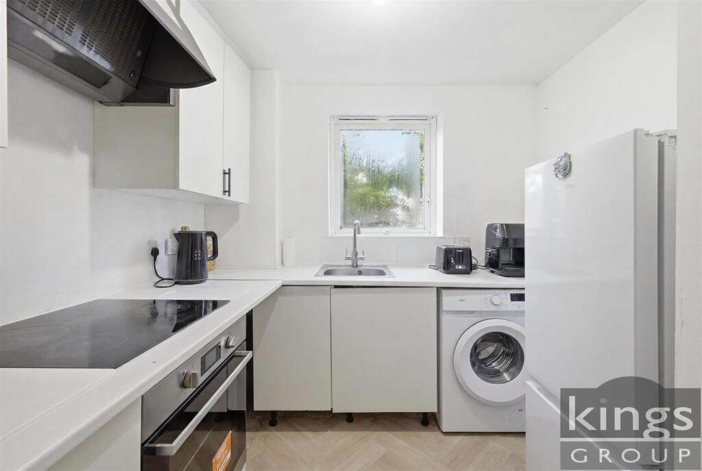 Apartment in London, Carterhatch, Southbury - View 4