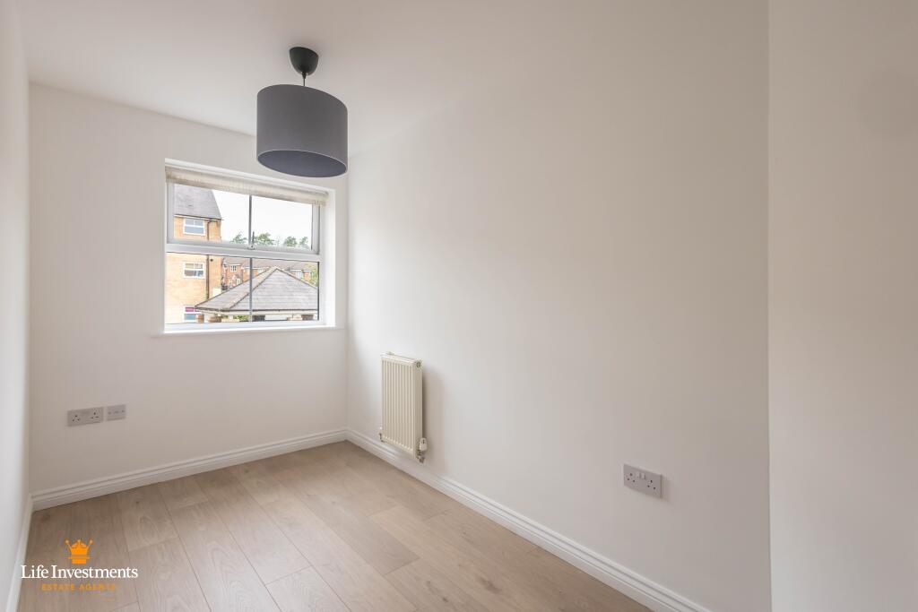 Apartment in Coventry - More