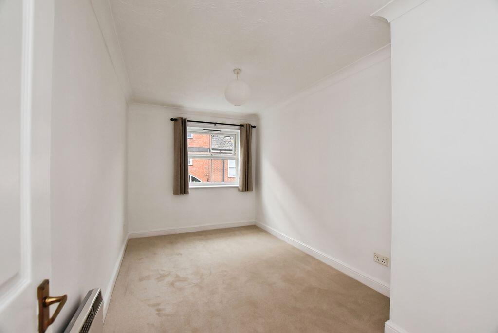 Apartment in Salisbury, Wiltshire - View 5