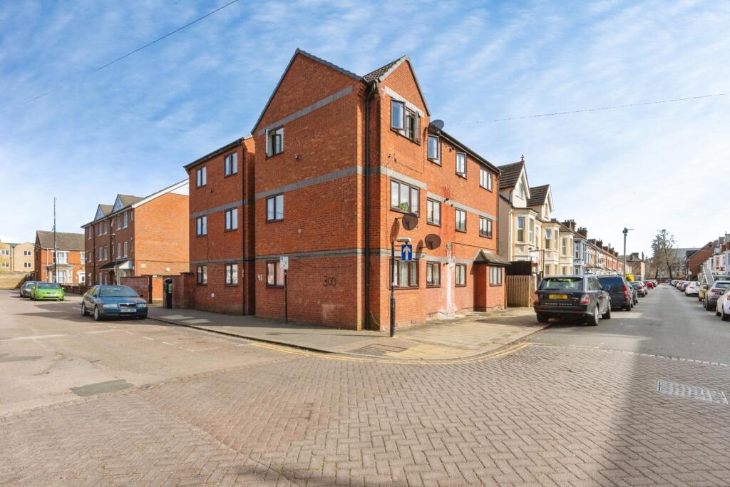 Main image of property: Grafton Road, Bedford, Bedfordshire, MK40