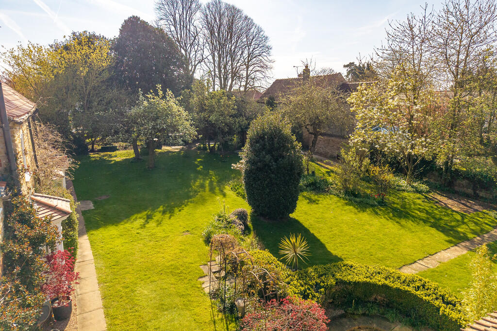 High Street, Waddington, Lincoln - View 3