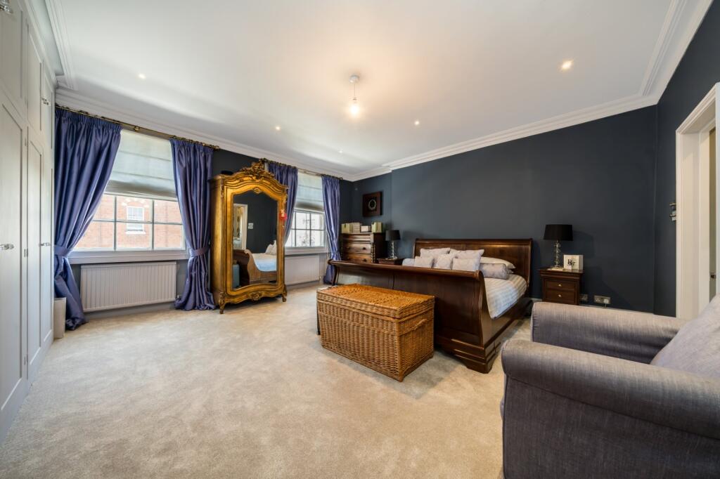 House in London, Royal Borough of Kensington and Chelsea - View 5