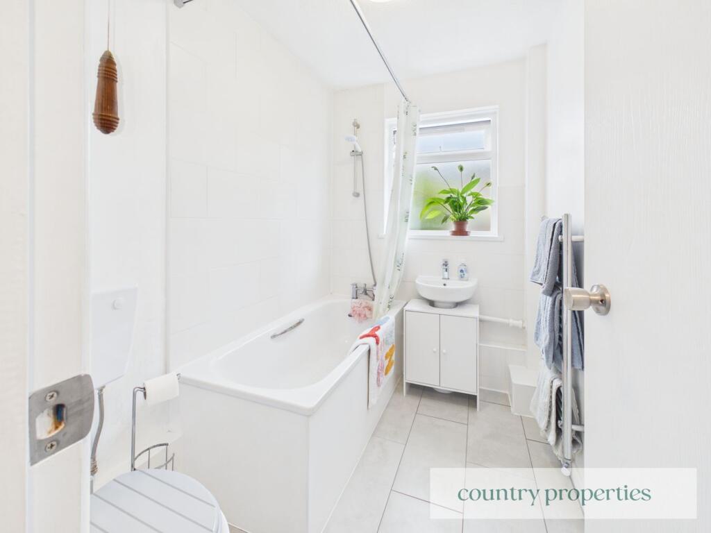 Apartment in St Albans - More