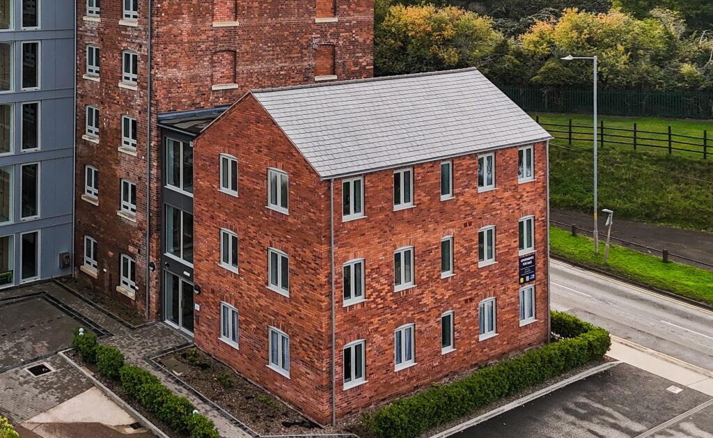 Main image of property: Hadley Place, Worcester, WR2