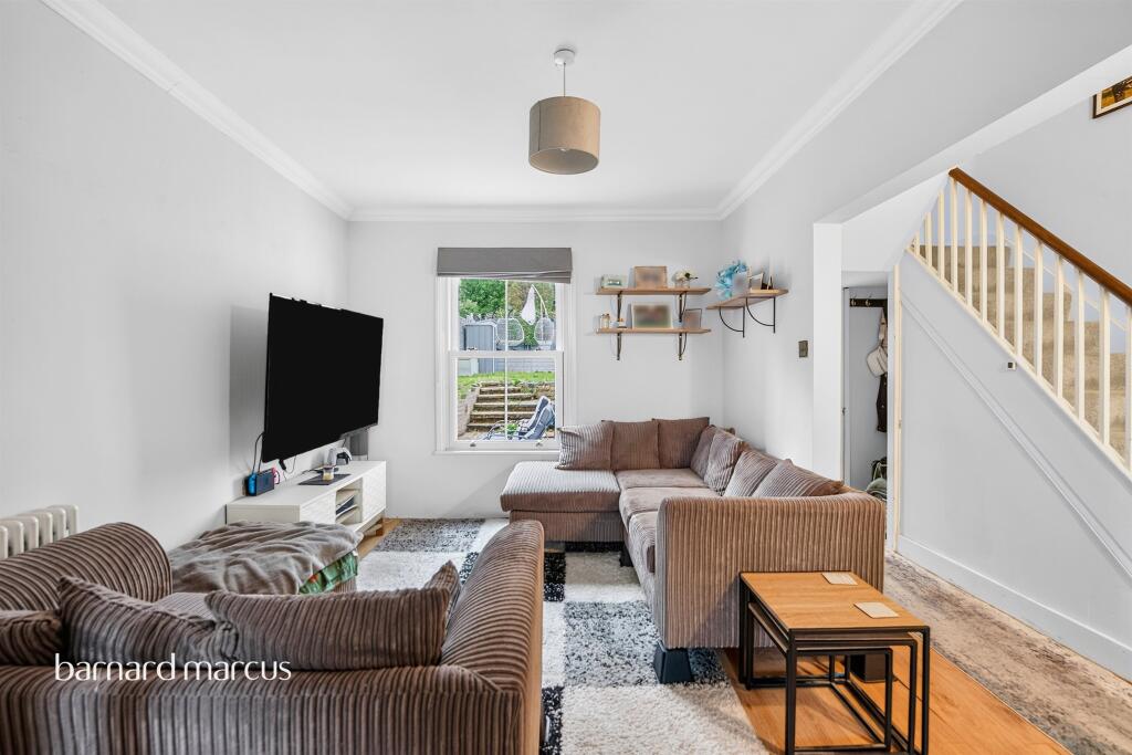 House in Redhill - View 5