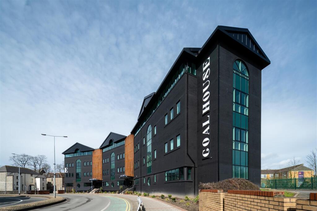 Main image of property: Coal House East, Dumfries Place, Cardiff, CF10 3RJ