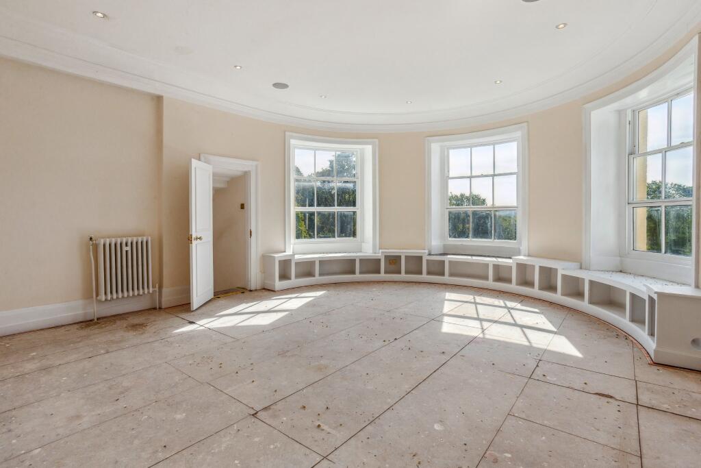 Flat A Dormy House, Portnall Drive, Wentworth Estate photo 4