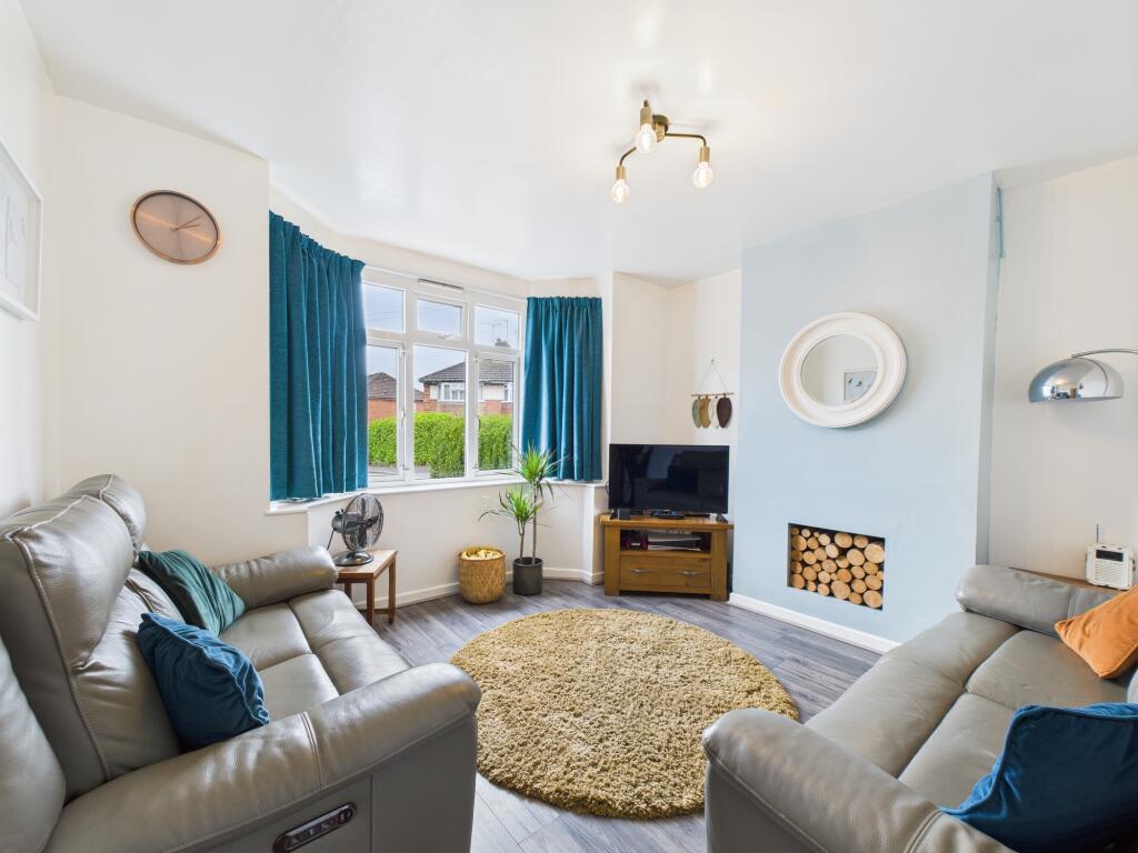 50 Radcliffe Drive photo 2
