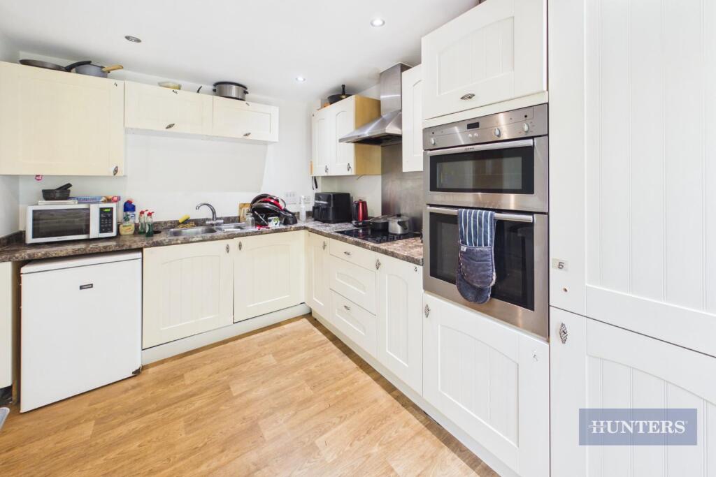 House in Eastleigh, Middle Stoneham - More