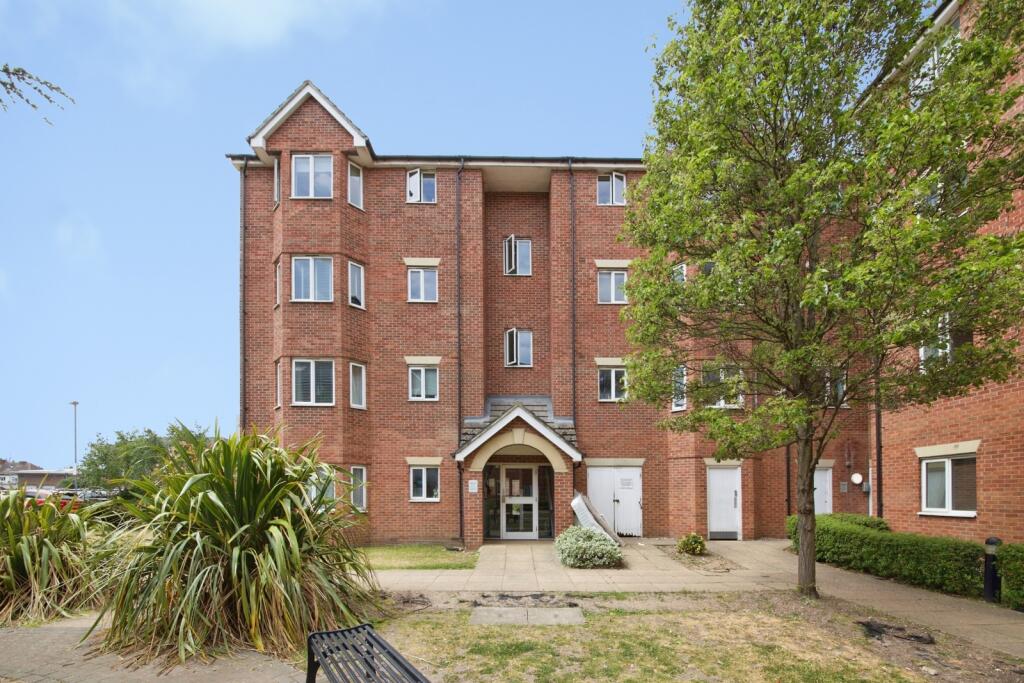 Main image of property: London Road, Romford, RM7
